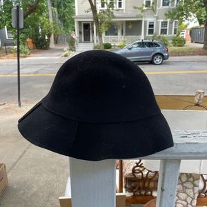 GAP 100% Wool Black Bucket Hat